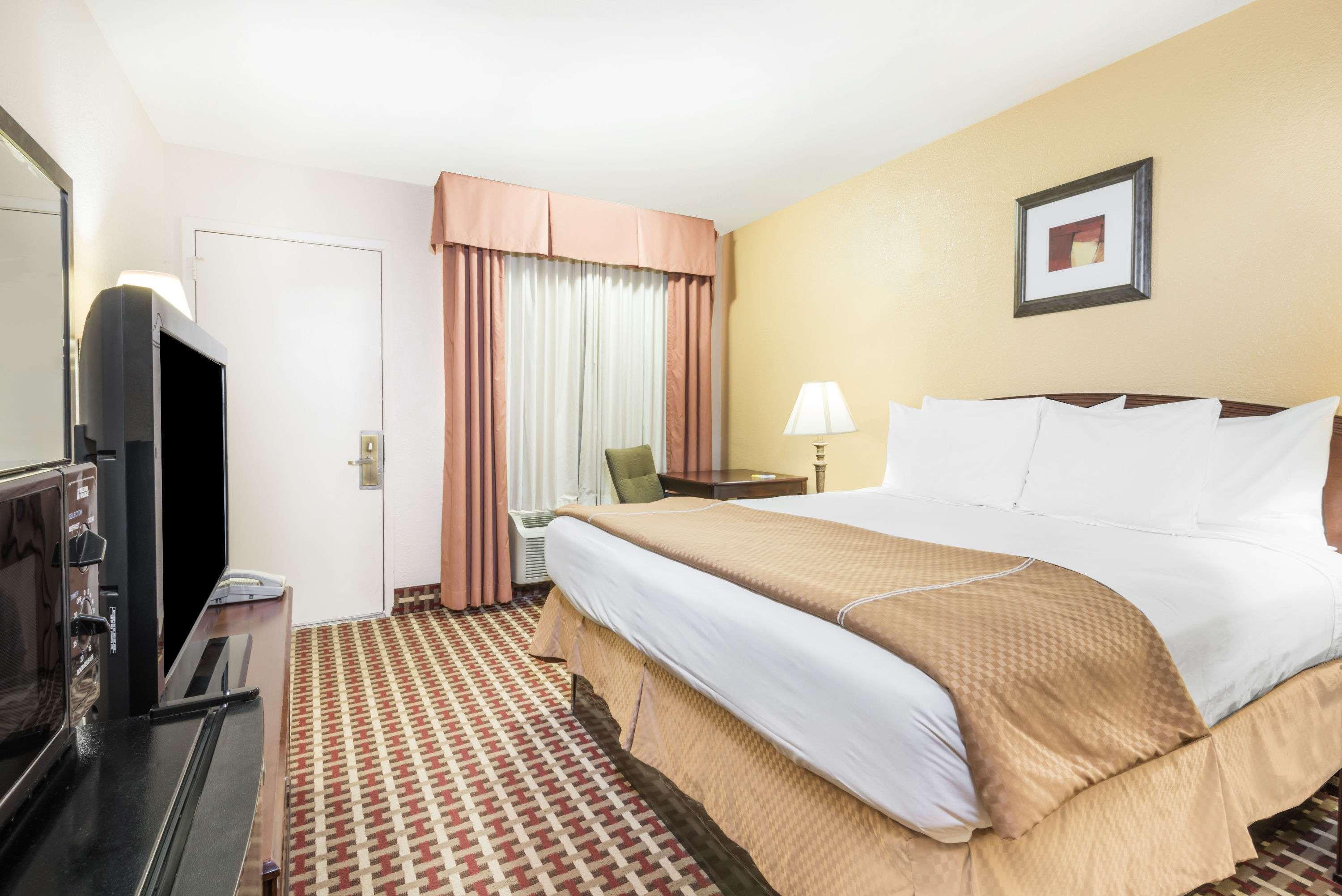 Days Inn By Wyndham Ottawa Esterno foto
